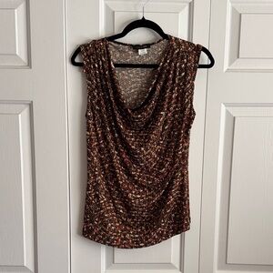 Chic Sleeveless Top in Black and Brown